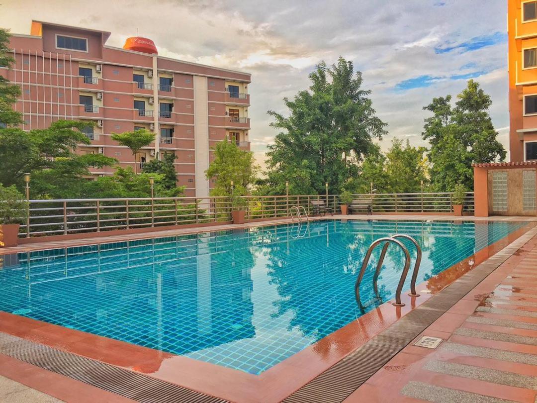 The Route Sriracha Hotel And Residence Ban Laem Chabang Zewnętrze zdjęcie